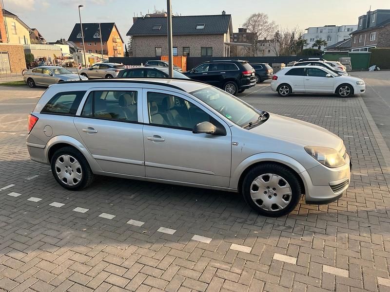 Gebraucht Opel Astra 105 PS (77 kW) 2004 Silber Kombi