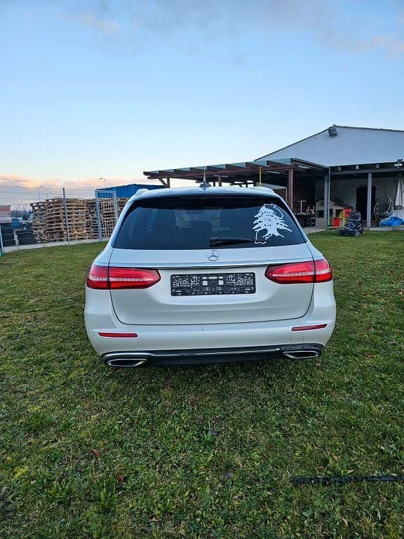 Gebraucht Mercedes E200 150 PS (110 kW) 2018 Weiß Limousine