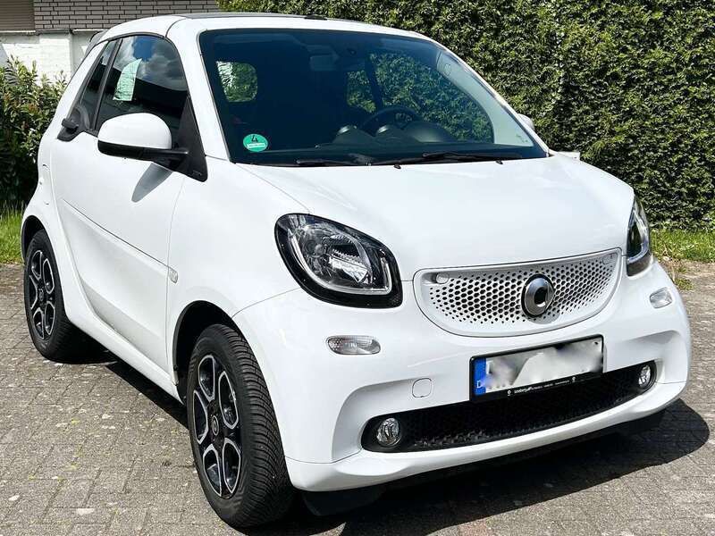 Weiß Gebraucht 2019 Smart ForTwo Cabrio Prime Cabrio | 17.500 € (Fairer Preis) - Bild 1/4