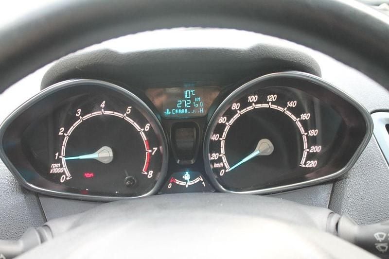 Gebraucht Ford Fiesta SYNC Edition 101 PS (74 kW) 2017 Weiß Limousine