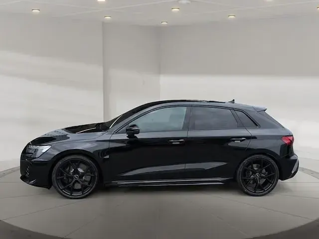 Neu Audi RS3 Sportback Comfort 400 PS (294 kW) 2026 Mythosschwarz metallic Kleinwagen