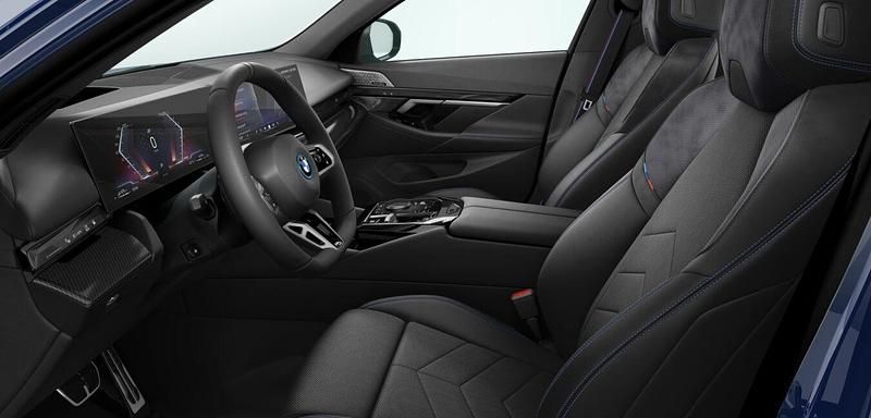 Gebraucht BMW 550e Comfort Edition 489 PS (359 kW) 2025 Blau Kombi