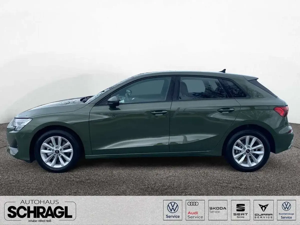 Nowe Audi A3 Ambiente 150 KM (110 kW) 2026 Zielony Sedan/Limuzyna
