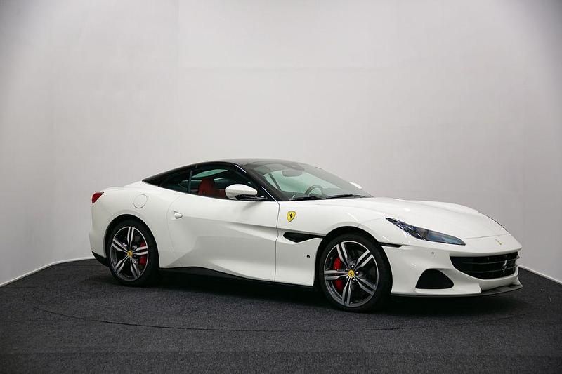 Gebraucht Ferrari Portofino 620 PS (456 kW) 2023 Weiß Cabrio