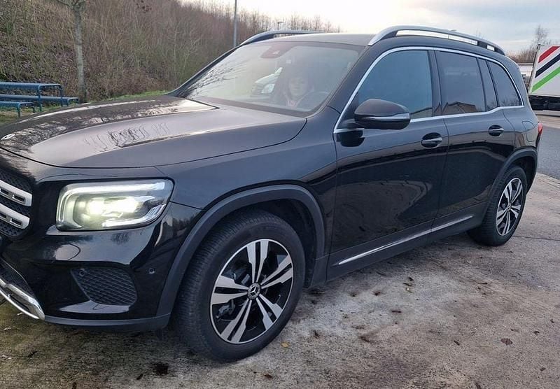 Schwarz Gebraucht 2020 Mercedes GLB200 SUV | 29.399 € (Fairer Preis) - Bild 1/4