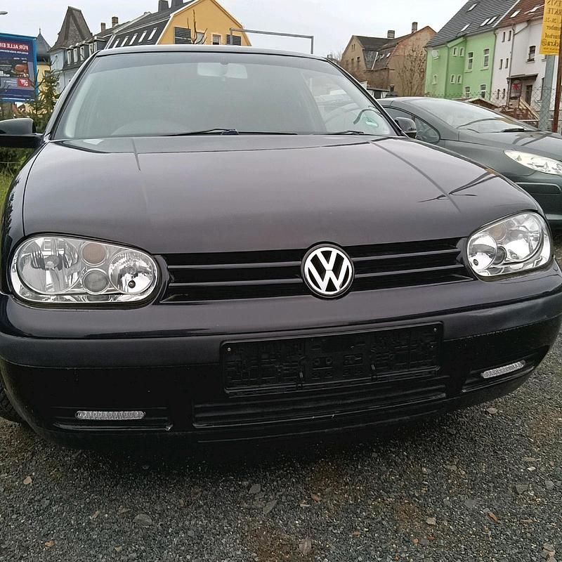 Gebraucht VW Golf IV 80 PS (58 kW) 2000 Schwarz Kleinwagen