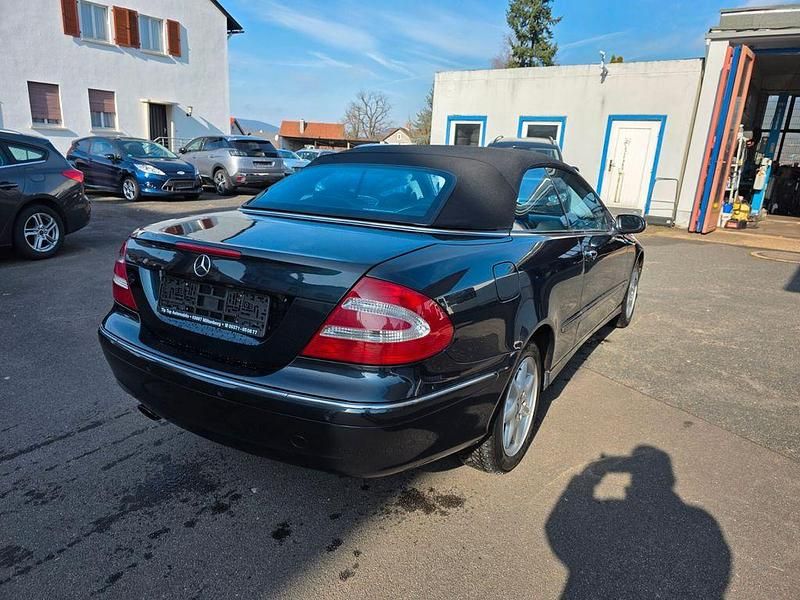 Gebraucht Mercedes CLK200 Avantgarde 163 PS (119 kW) 2003 Schwarz Cabrio