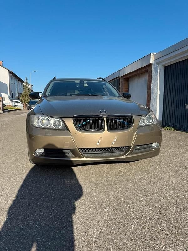 Gebraucht BMW 318 129 PS (94 kW) 2006 Gold Kombi