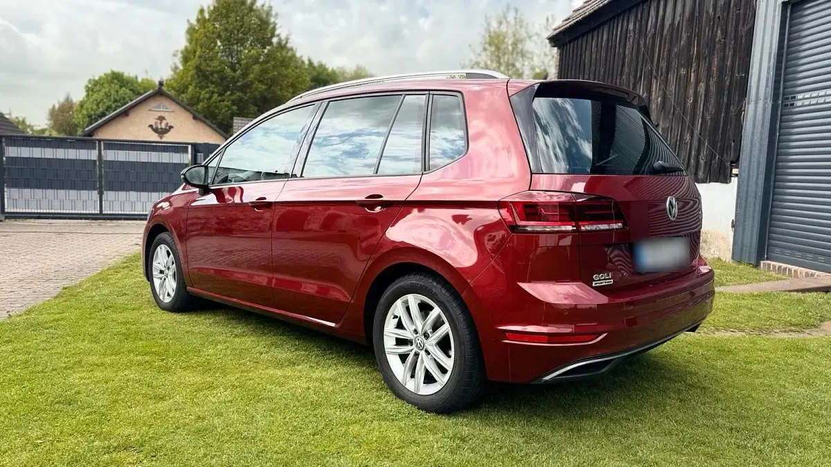 Gebraucht VW Golf Comfortline 150 PS (110 kW) 2020 Rot Van / Kleinbus