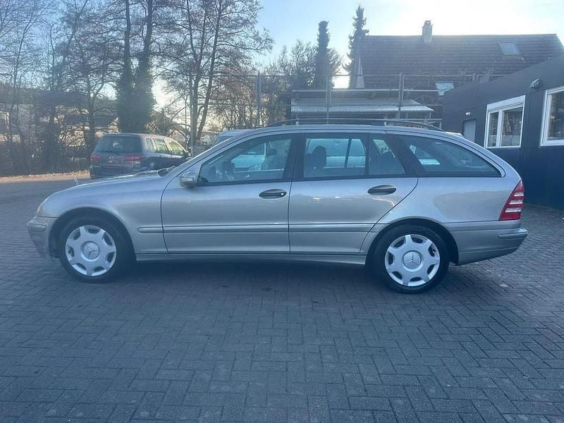 Gebraucht Mercedes C200 122 PS (89 kW) 2006 Silber Kombi