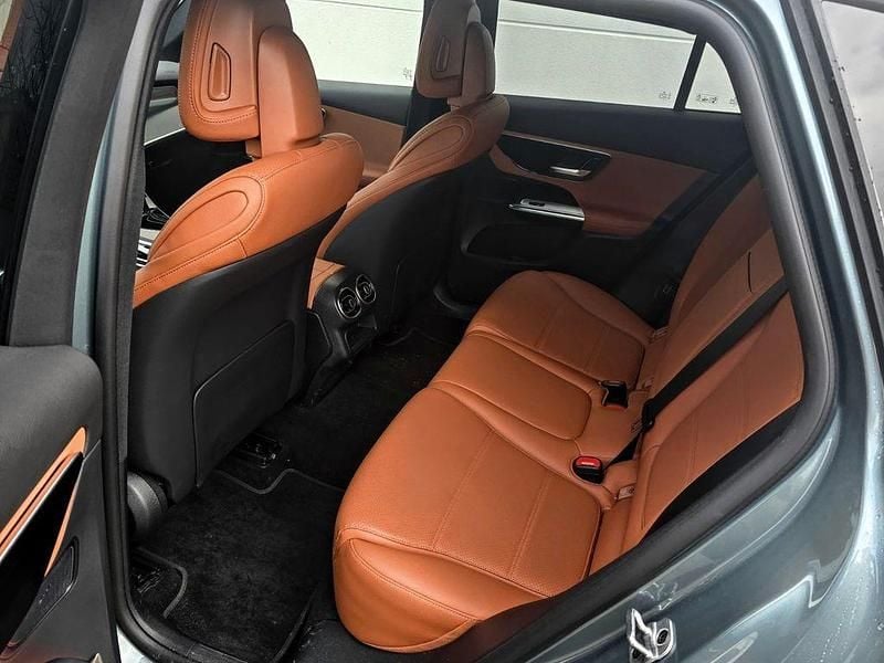 Gebraucht Mercedes GLC220 197 PS (144 kW) 2025 Silber SUV