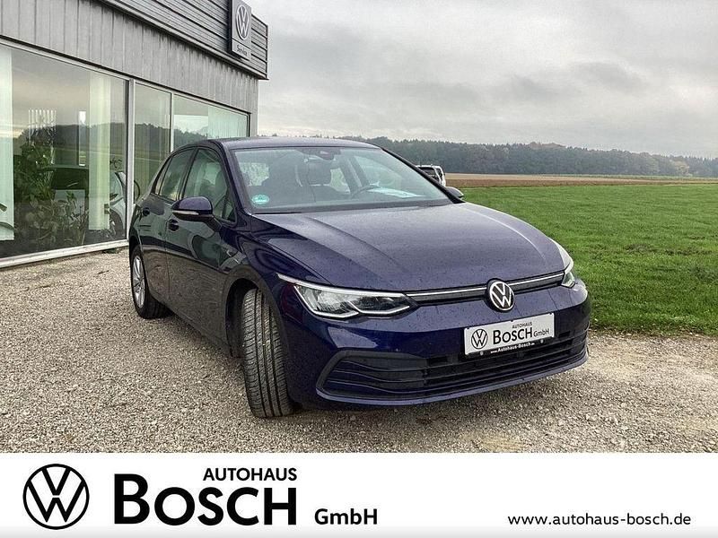 Atlantic blue Gebraucht 2021 VW Golf VIII Life Limousine | 17.850 € (Guter Preis) - Bild 1/4