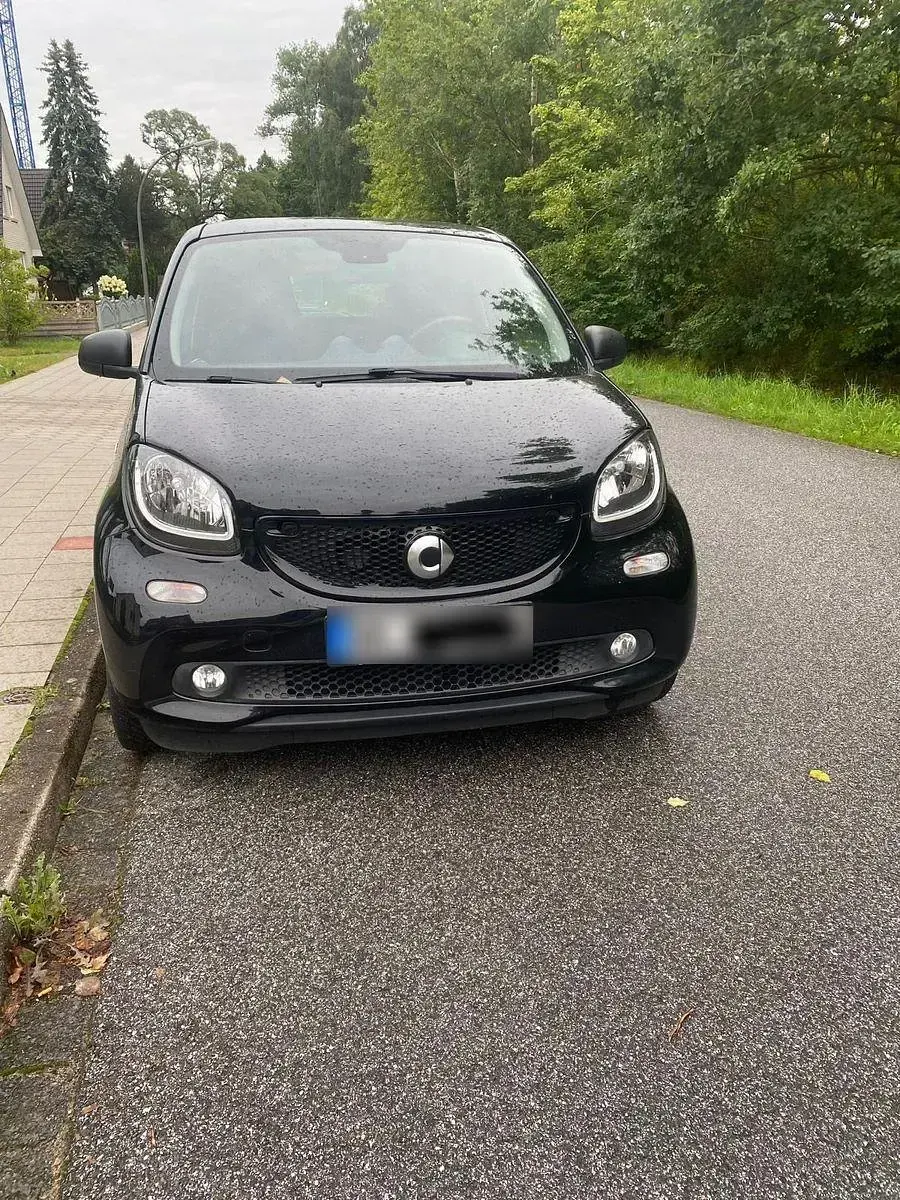 Gebraucht Smart ForFour 71 PS (52 kW) 2018 Schwarz Kleinwagen
