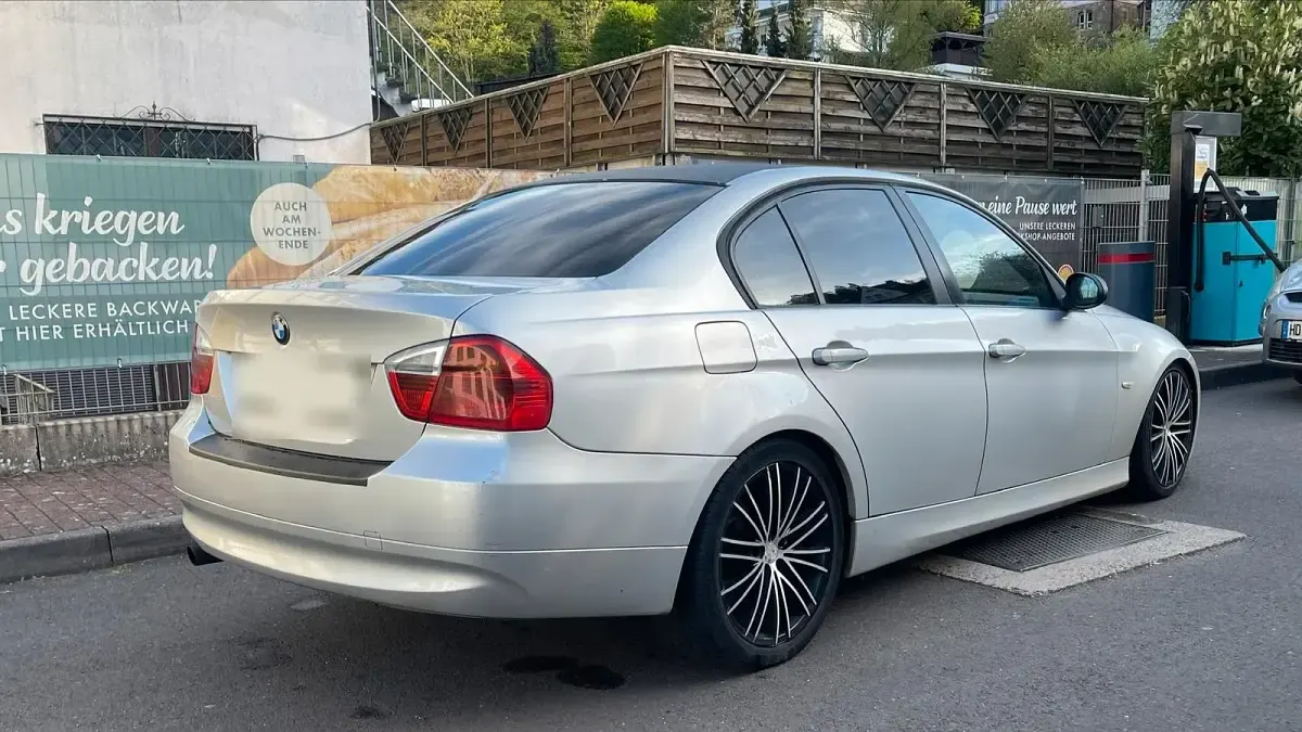 Używany BMW 320 163 KM (119 kW) 2007 Srebrny Sedan/Limuzyna