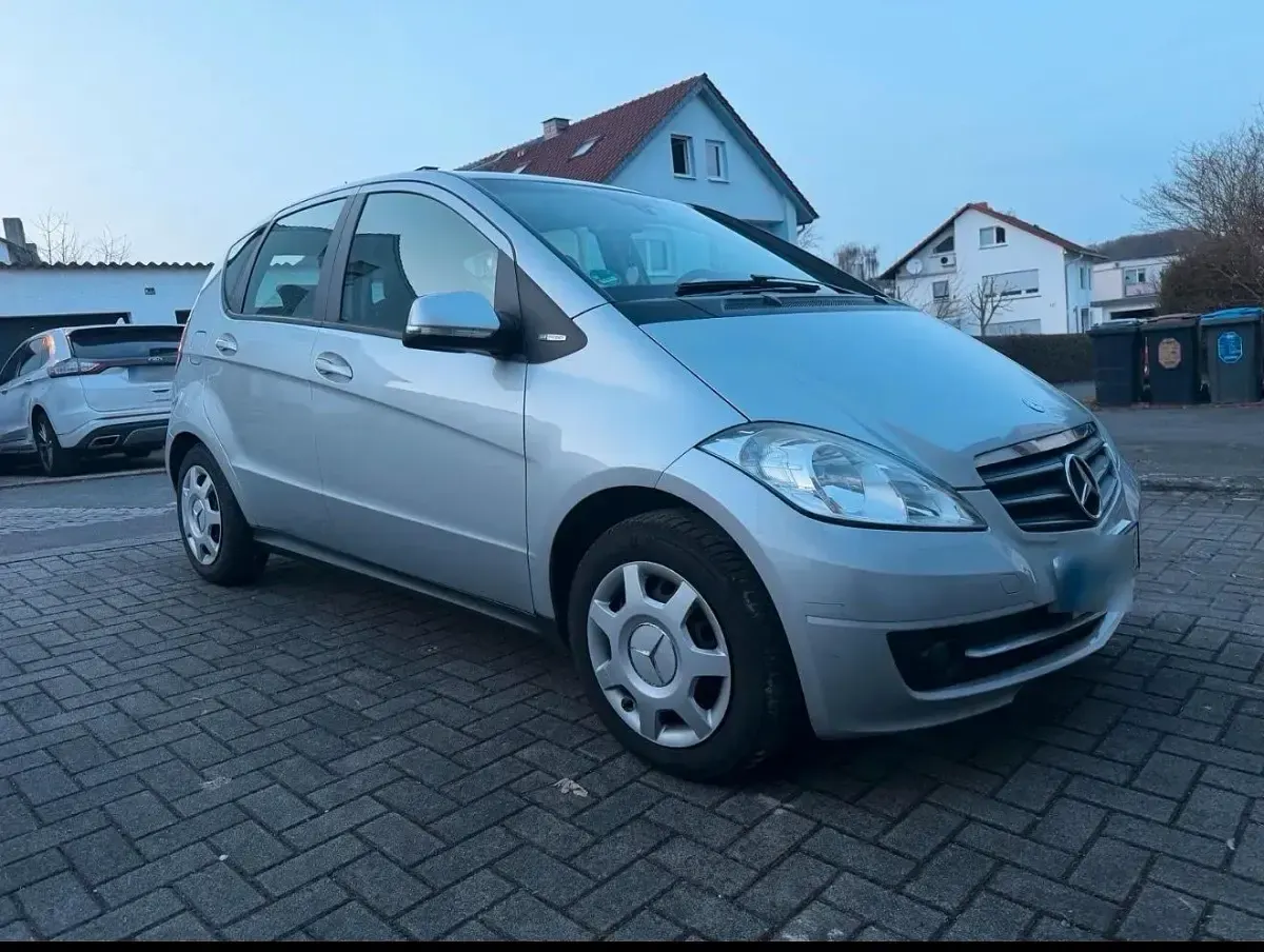 Gebraucht Mercedes A150 95 PS (69 kW) 2009 Silber Kleinwagen