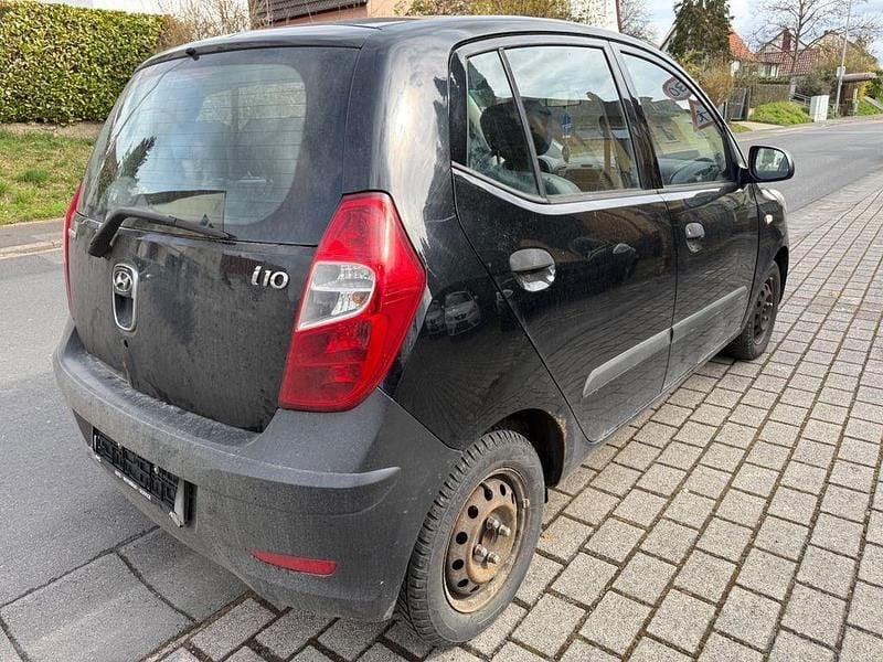 Gebraucht Hyundai i10 Edition 69 PS (50 kW) 2011 Schwarz Kleinwagen