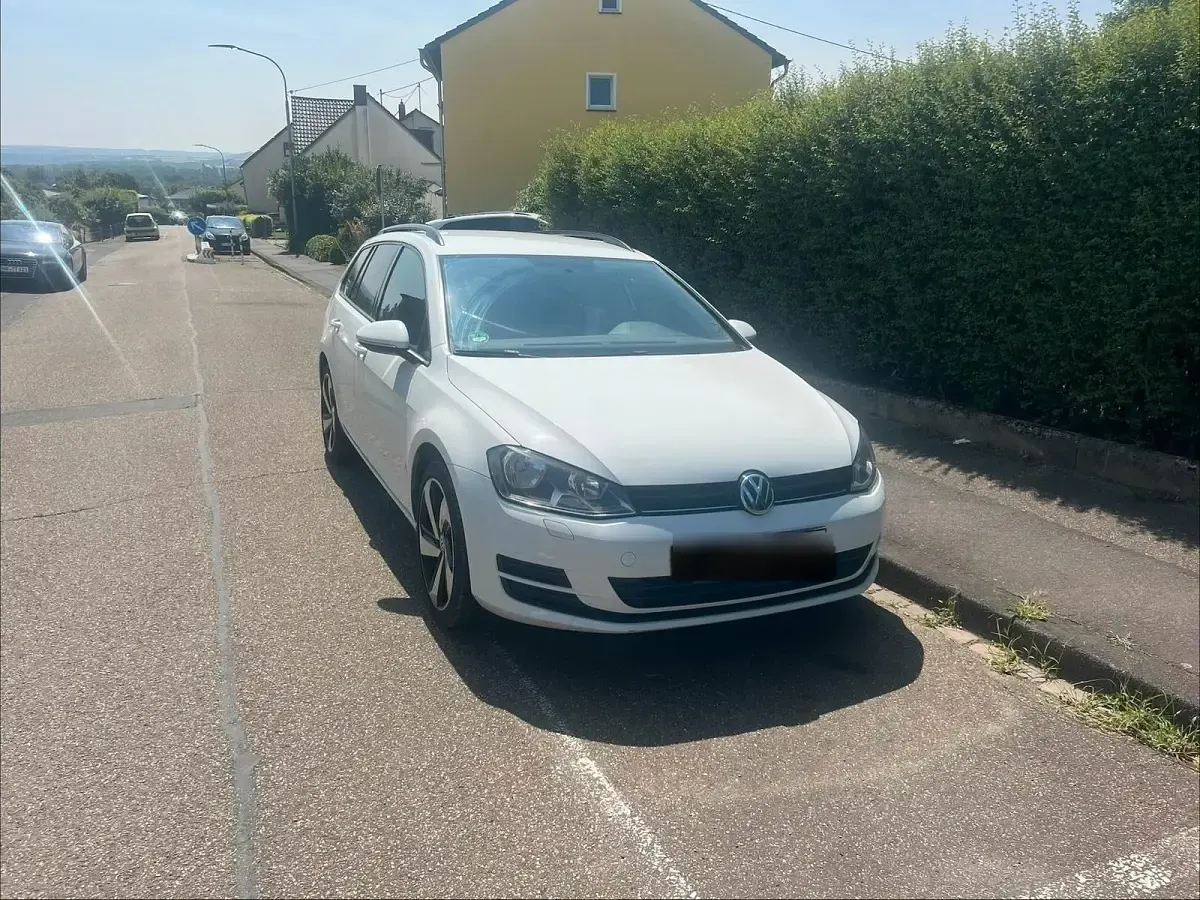 Gebraucht VW Golf VII 110 PS (80 kW) 2015 Weiß Kombi