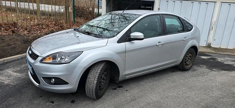 Gebraucht Ford Focus 115 PS (84 kW) 2009 Grau Limousine