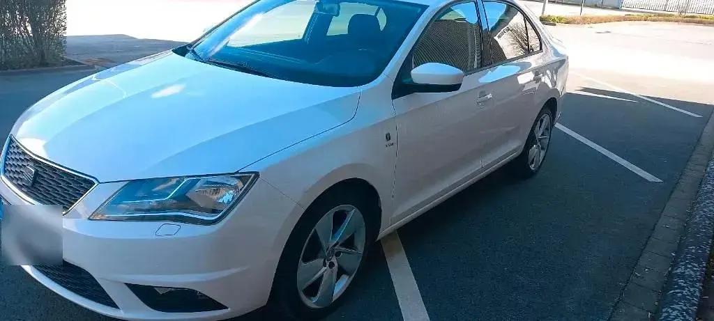 Gebraucht Seat Toledo 105 PS (77 kW) 2013 Weiß Kleinwagen
