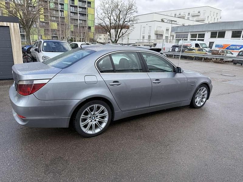 Gebraucht BMW 525 177 PS (130 kW) 2004 Grau Limousine