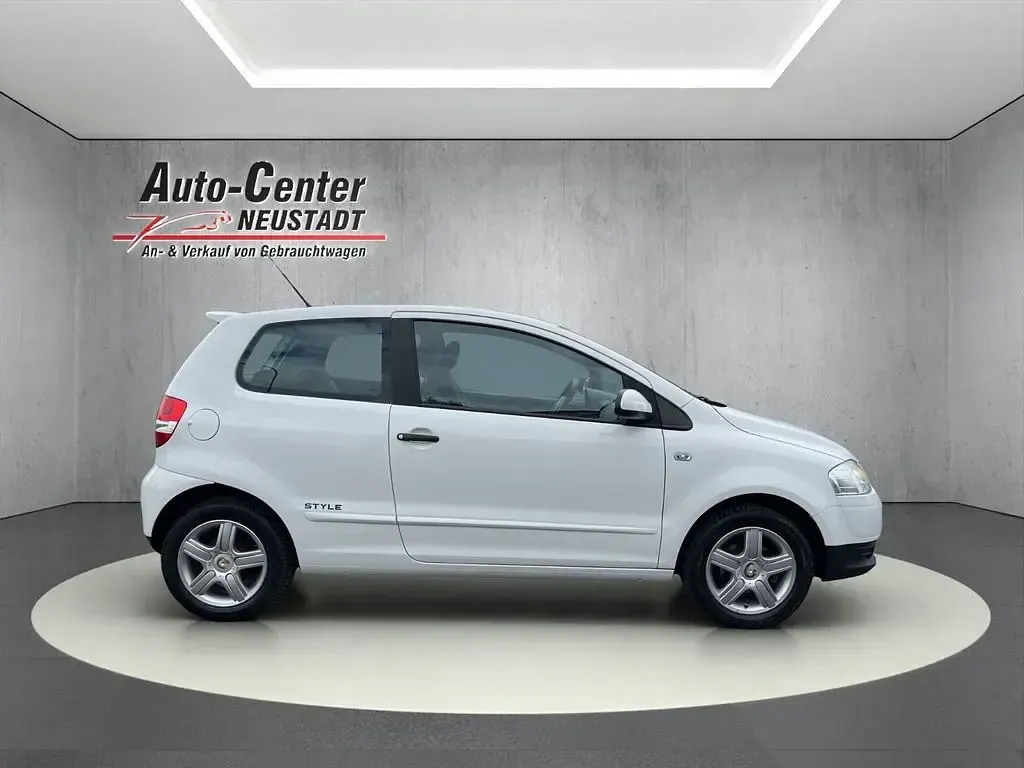 Używany VW Fox Style 60 KM (44 kW) 2011 Biały Hatchback
