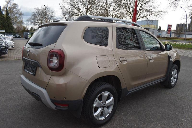 Gebraucht Dacia Duster Prestige 114 PS (83 kW) 2018 Gold SUV