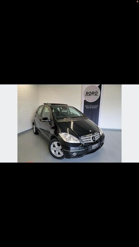 Gebraucht Mercedes A160 95 PS (69 kW) 2012 Schwarz Kleinwagen