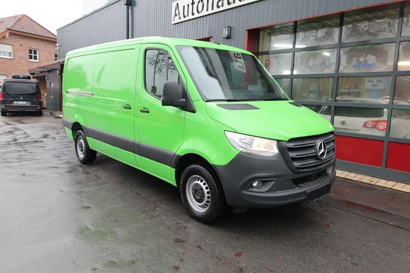 Gebraucht Mercedes Sprinter 163 PS (119 kW) 2018 Gruen Van