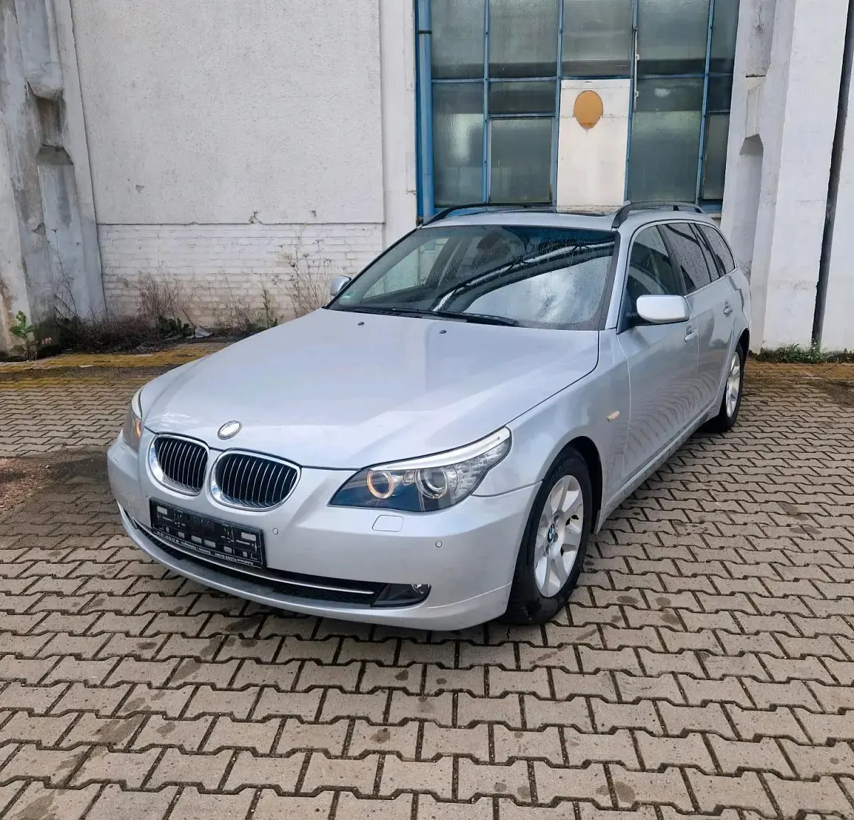 Gebraucht BMW 525 195 PS (143 kW) 2009 Silber Kombi