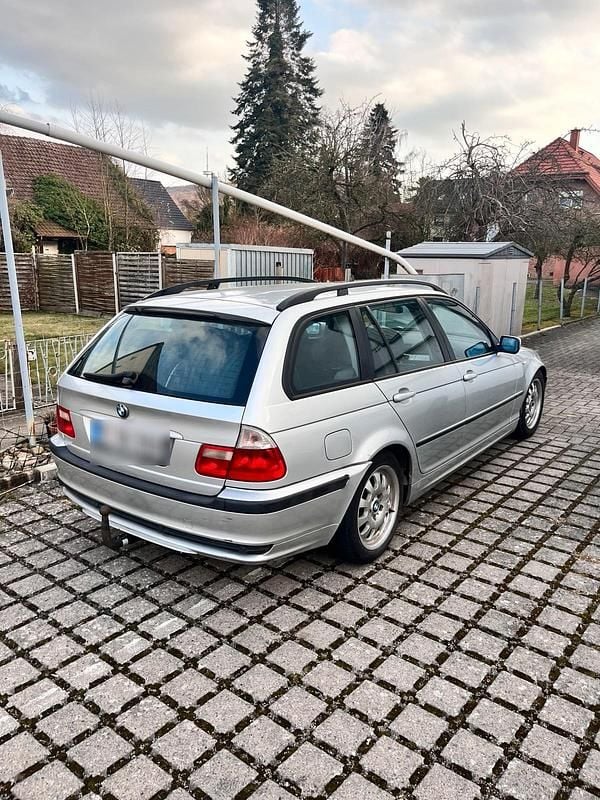 Gebraucht BMW 320 150 PS (110 kW) 2005 Silber Kombi