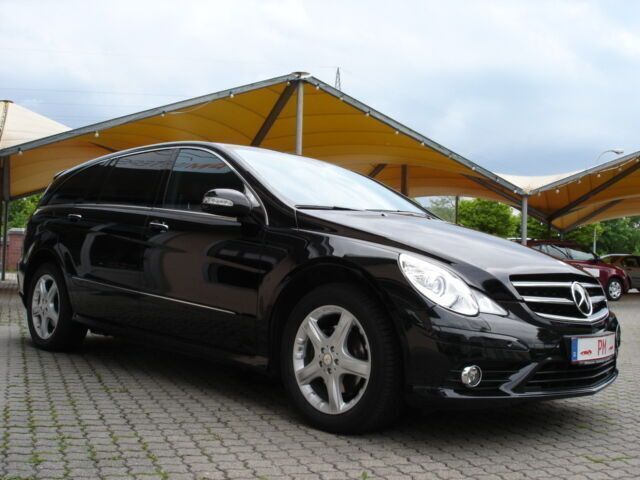 Gebraucht Mercedes R500 AMG 388 PS (285 kW) 2009 Obsidianschwarz metallic Van / Kleinbus