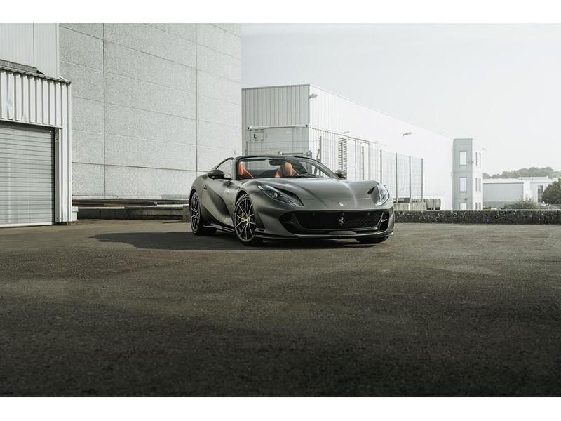 Gebraucht Ferrari 812 799 PS (587 kW) 2022 Grau Cabrio