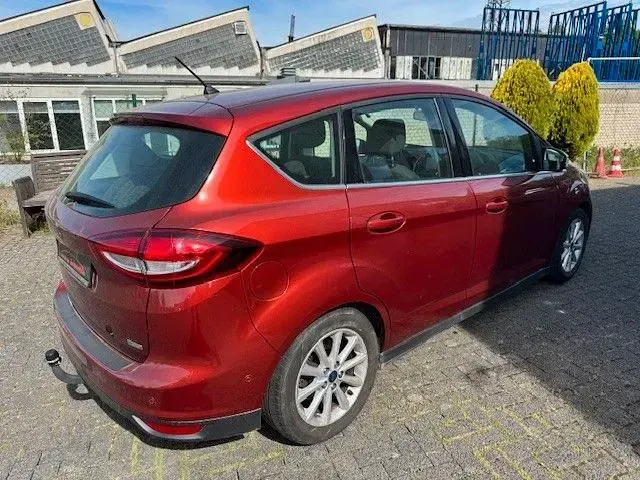 Second-hand Ford C-MAX Titanium 125 CP (91 kW) 2017 Roșu Monovolum