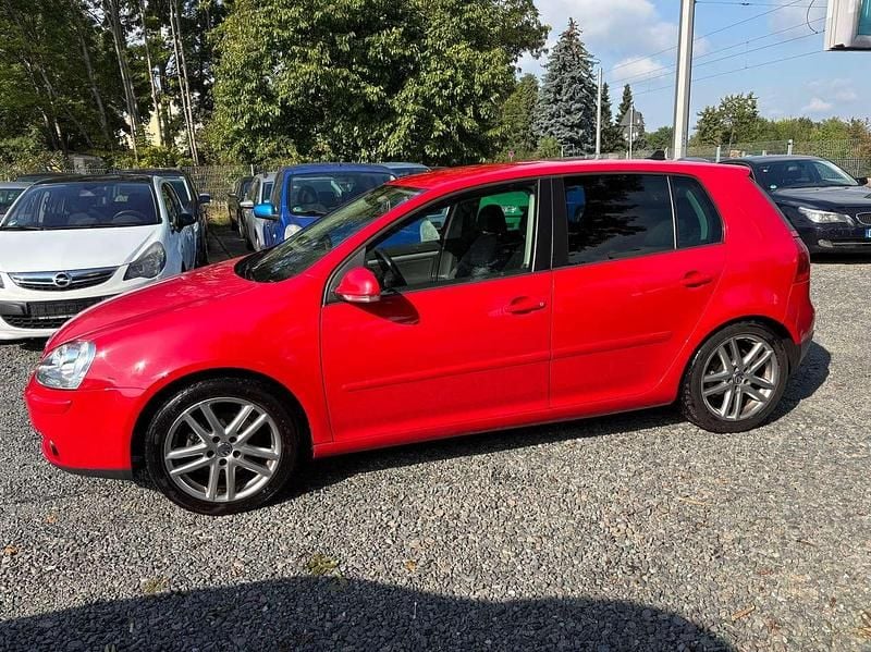 Rot Gebraucht 2008 VW Golf V Edition Limousine | 1.799 € (Superpreis) - Bild 1/4