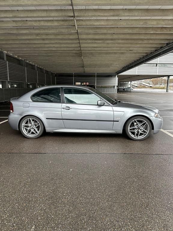 Gebraucht BMW 325 Sport Line 192 PS (141 kW) 2003 Silber Limousine