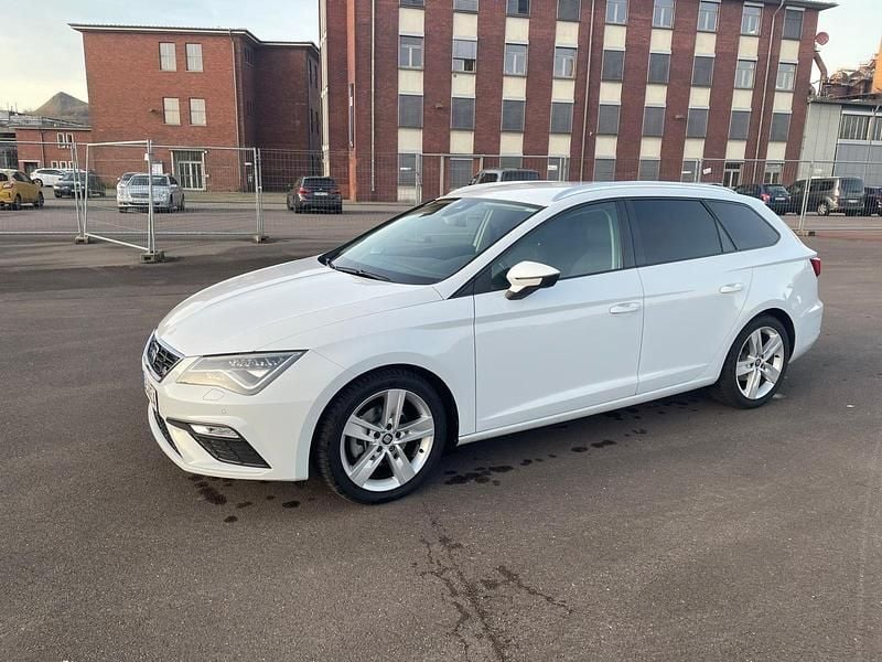 Weiß Gebraucht 2020 Seat Leon FR Kombi | 13.900 € (Superpreis) - Bild 1/4