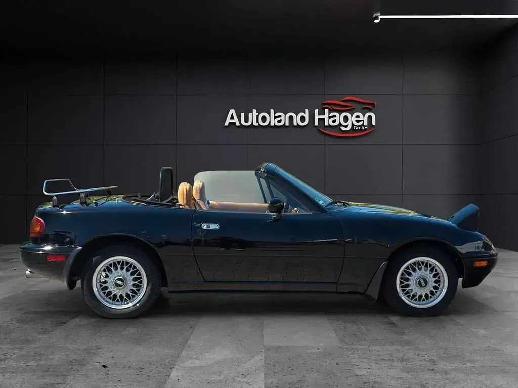Second-hand Mazda MX5 147 CP (108 kW) 1992 Negru Cabrio