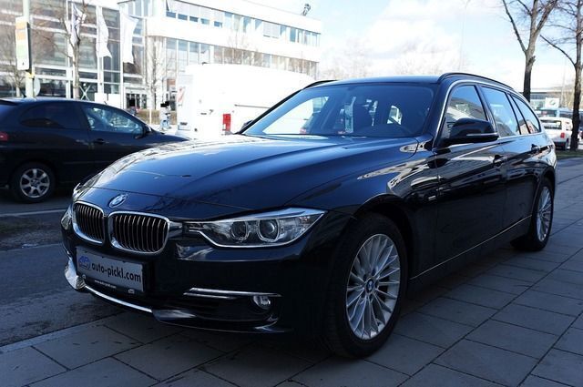 Gebraucht BMW 325 Luxury Line 218 PS (160 kW) 2013 Schwarz metallic Kombi