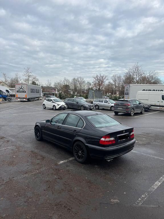 Second-hand BMW 325 192 CP (141 kW) 2000 Berlinǎ