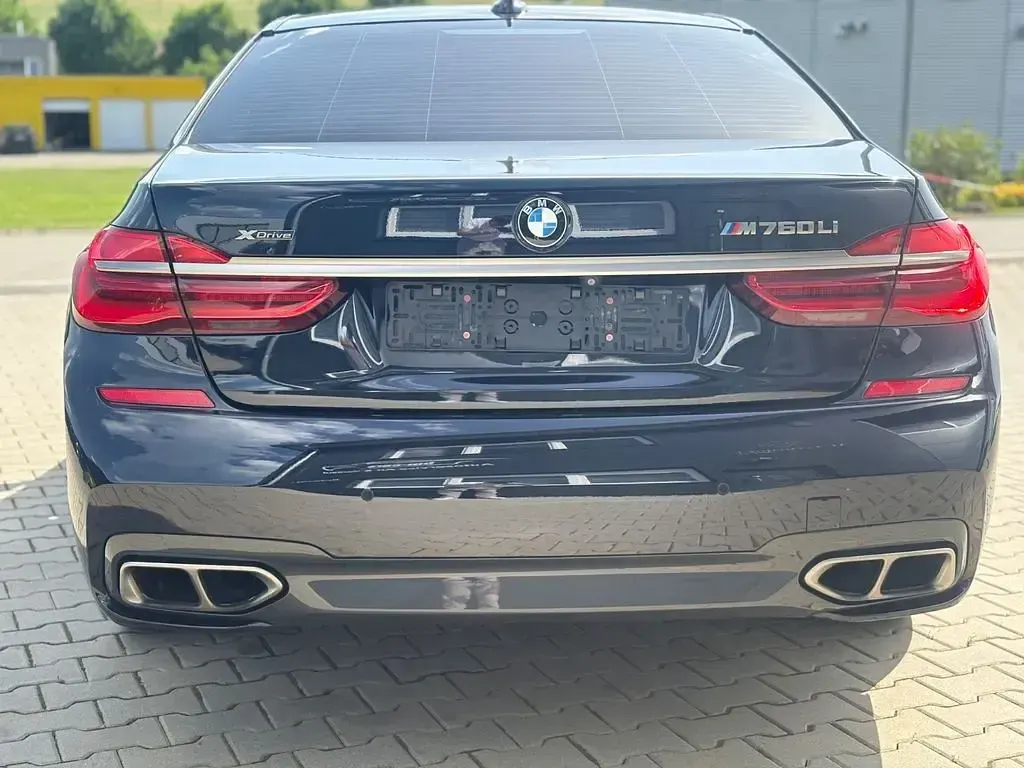Gebraucht BMW M760 Sport Line 609 PS (447 kW) 2017 Schwarz Limousine