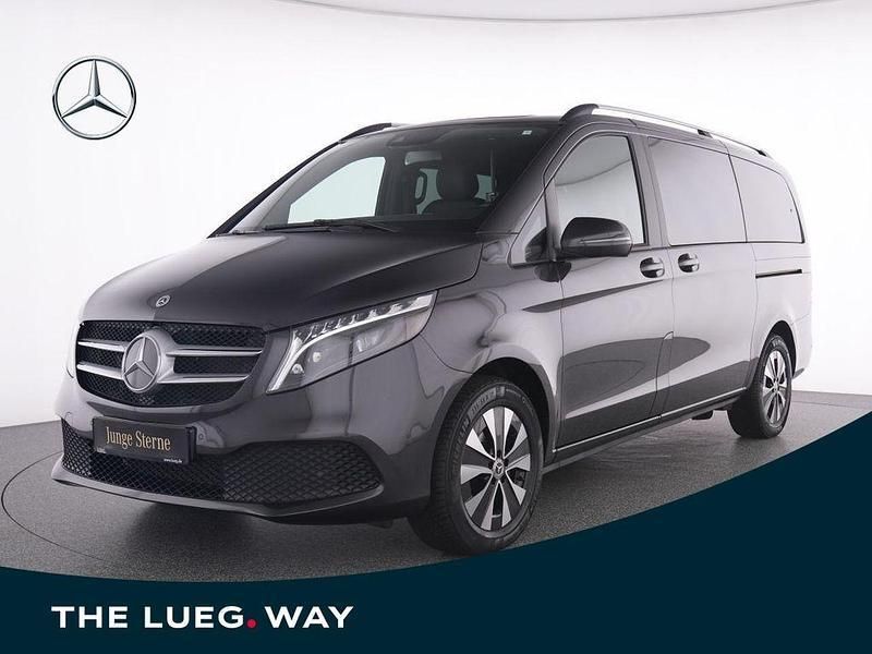 Grau graphitgrau metallic Gebraucht 2024 Mercedes V250 Van / Kleinbus | 64.885 € (Teuer) - Bild 1/4