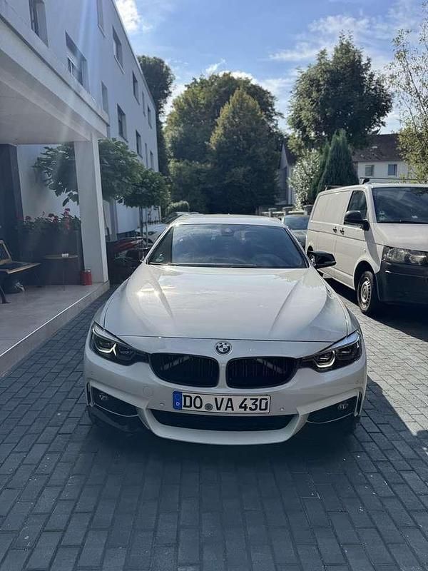 Weiß Gebraucht 2017 BMW 430 M Sport Coupé | 25.590 € (Fairer Preis) - Bild 1/4