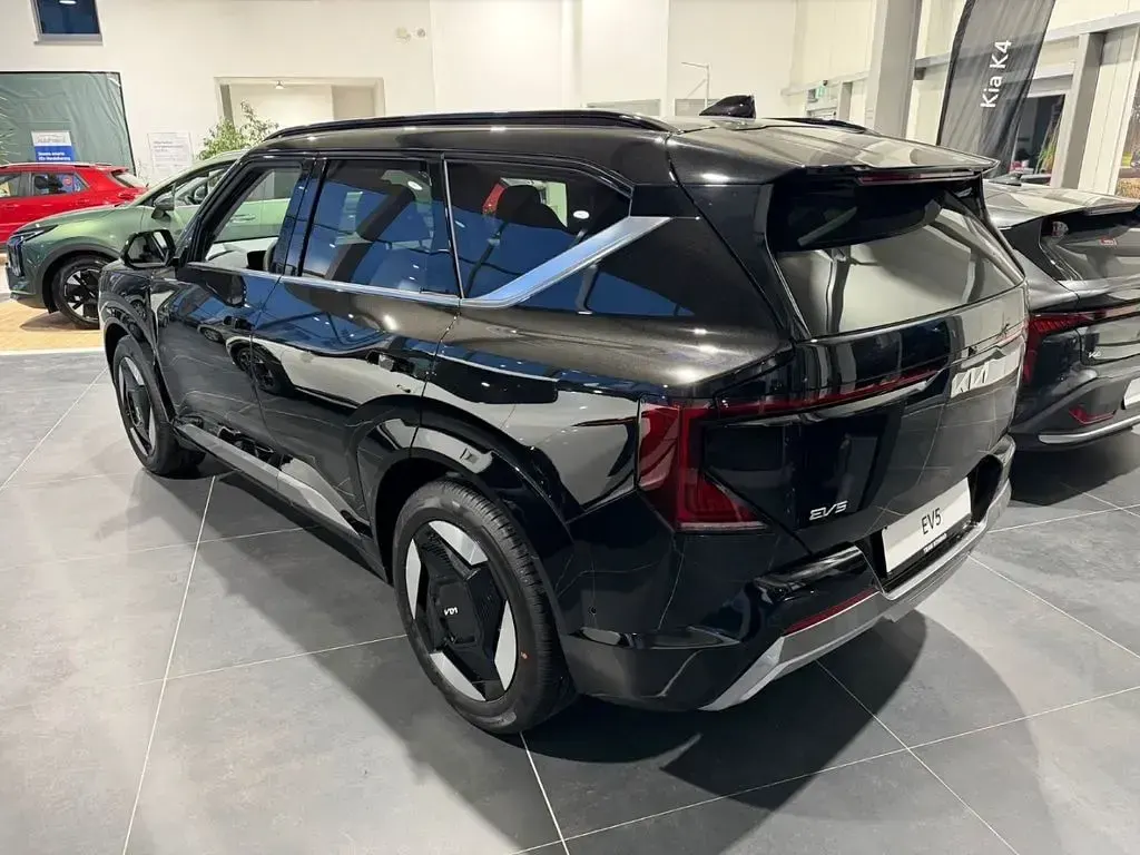 Nowe Kia EV5 Earth 160 kW (218 KM) 2026 Czarny SUV