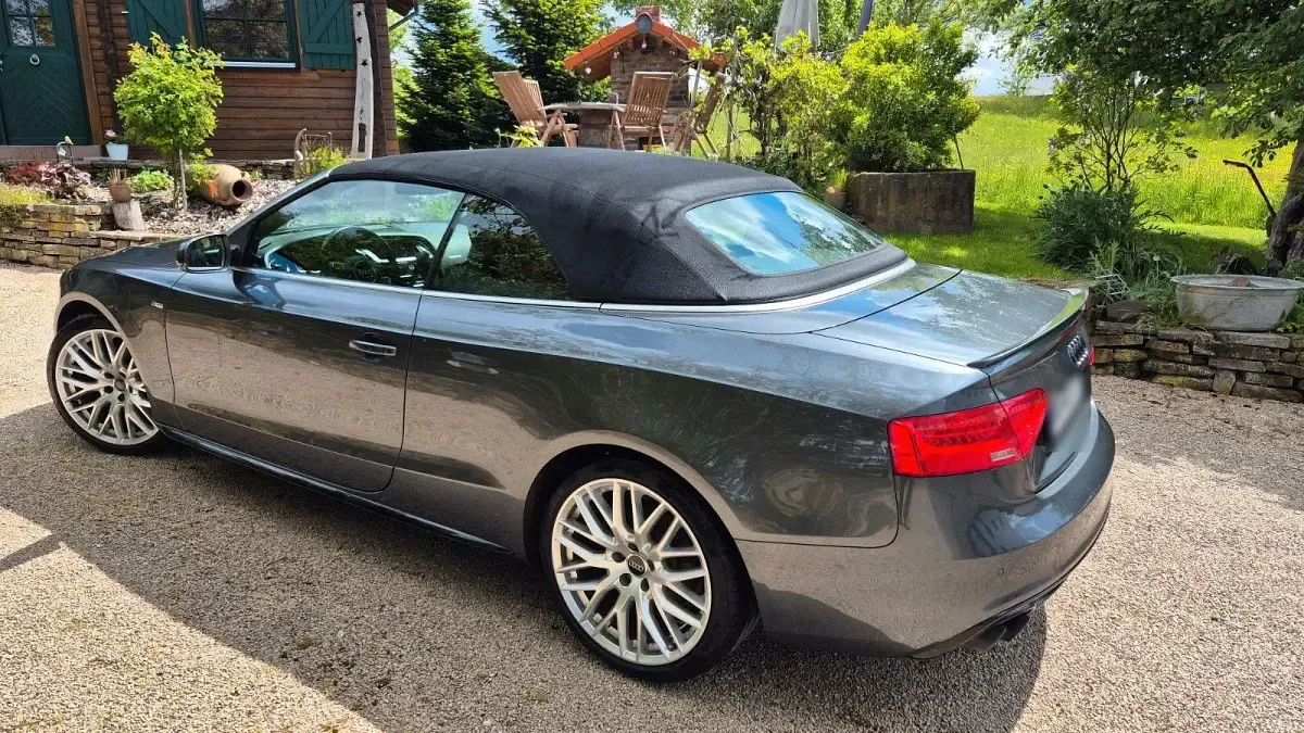 Gebraucht Audi A5 Cabriolet Sport 150 PS (110 kW) 2015 Grau Cabrio