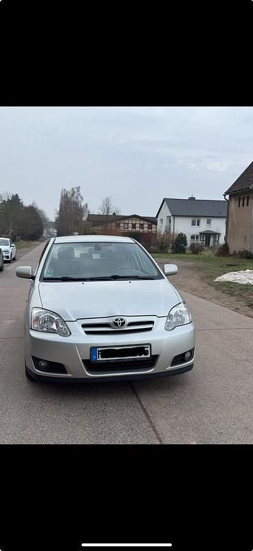 Silber Gebraucht 2004 Toyota Corolla Kleinwagen | 4.700 € (Fairer Preis) - Bild 1/4
