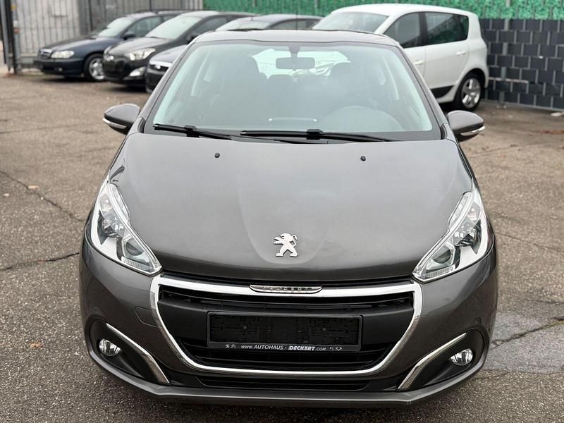 Grau Gebraucht 2018 Peugeot 208 Active Kleinwagen | 7.890 € (Fairer Preis) - Bild 1/4