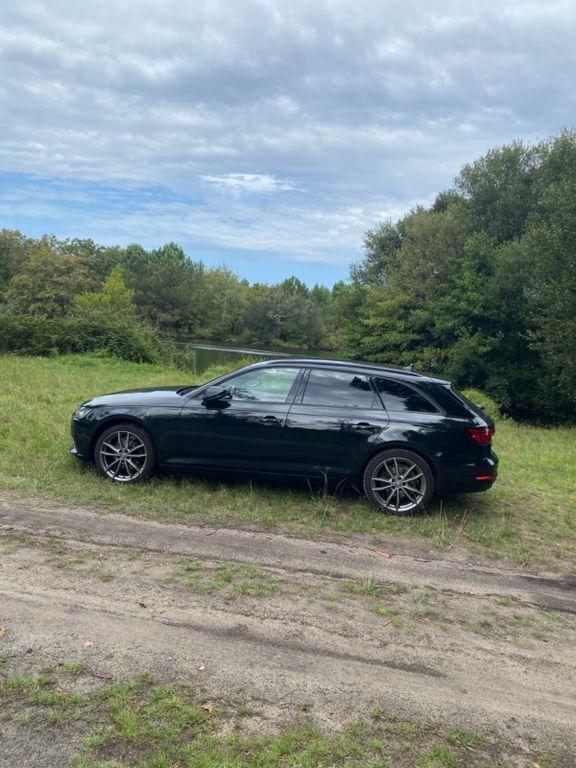Schwarz Gebraucht 2018 Audi A4 Ambiente Kombi | 21.000 € (Fairer Preis) - Bild 1/4