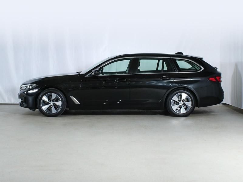 Gebraucht BMW 520 Performance 190 PS (139 kW) 2022 Black sapphire metallic (schwarz) Kombi