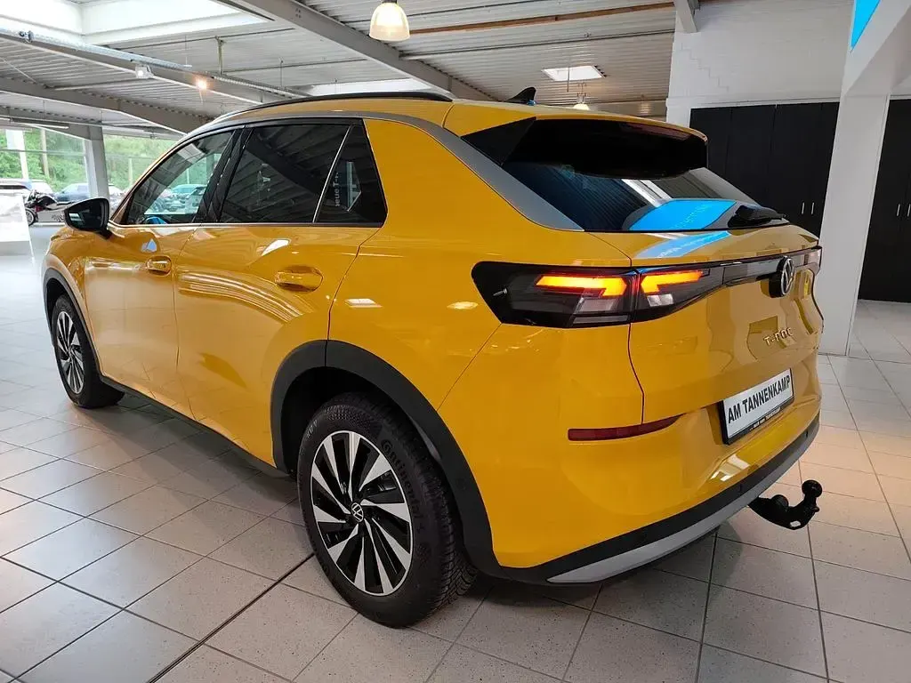 Neu VW T-Roc 116 PS (85 kW) 2026 Gelb SUV