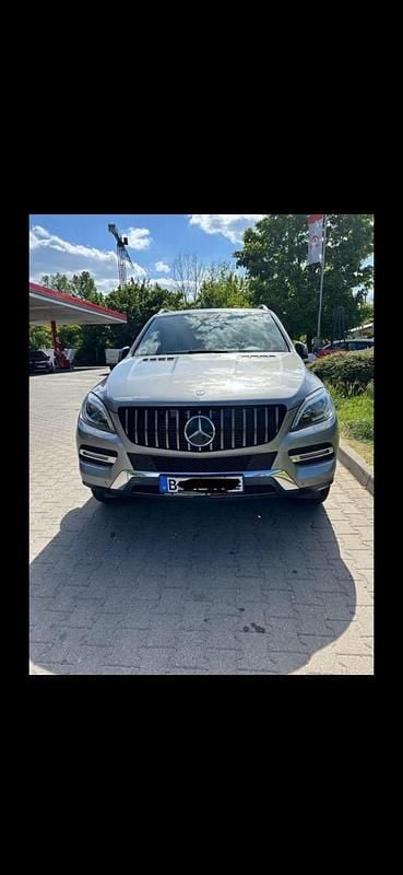 Grau Gebraucht 2014 Mercedes ML350 SUV | 18.500 € - Bild 1/4